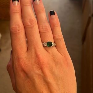 Fragrant jewels ring